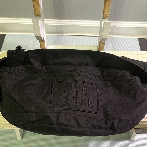 LIVE LARGE (LVLG) CROSSBODY BAG - Picture 5 of 9